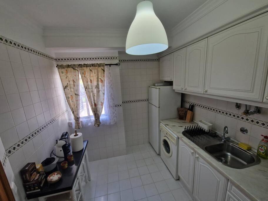 Charming Beachside Apartment- The Perfect Getaway! Albufeira Extérieur photo
