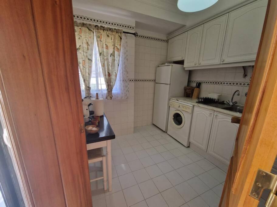 Charming Beachside Apartment- The Perfect Getaway! Albufeira Extérieur photo