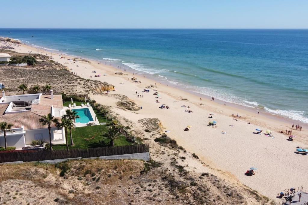 Charming Beachside Apartment- The Perfect Getaway! Albufeira Extérieur photo